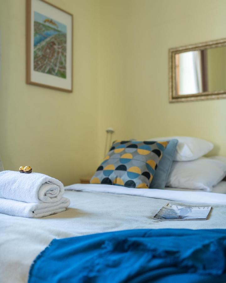 Two Bedroom Apartment For 6 People Varşovia Exterior foto